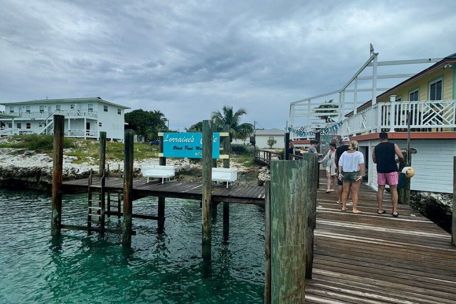 Exuma Island Hopping & Swimming Pigs Tour with Lunch from Nassau